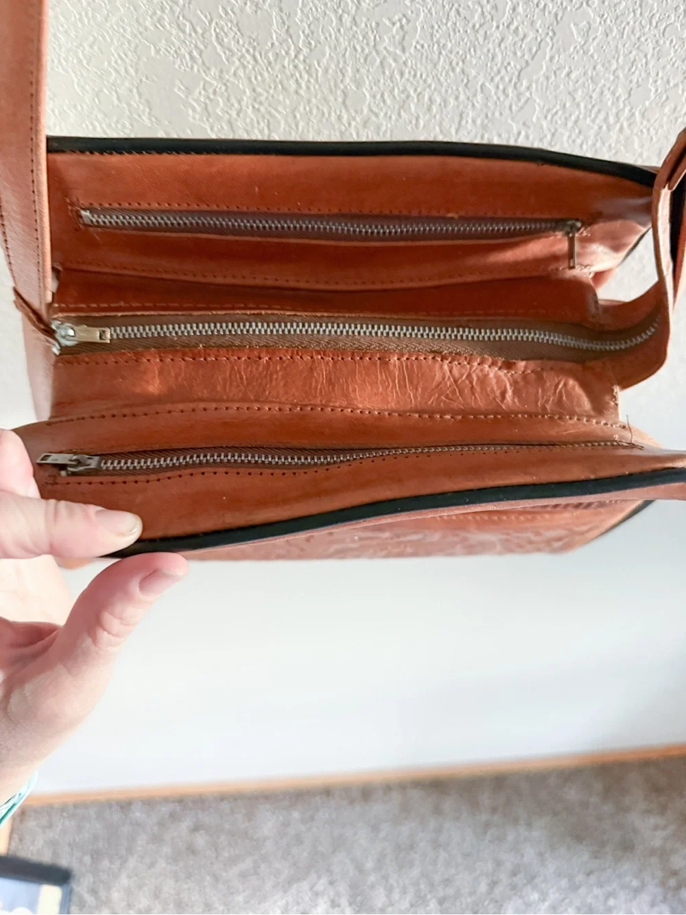 Vintage 1970’s Mexican Leather Embossed Crossbody Bag